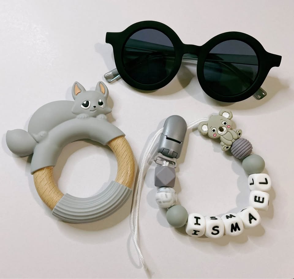Attache-sucettes et dentition